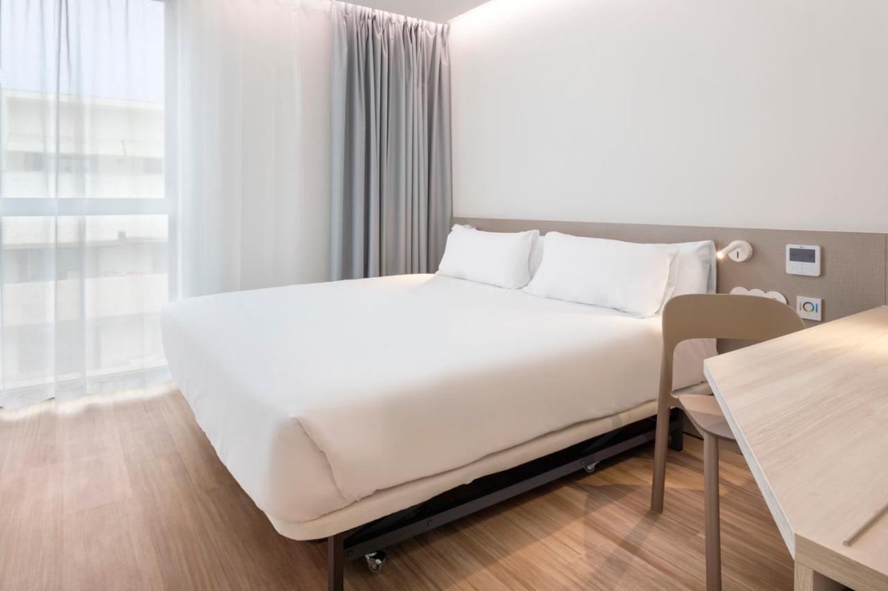 B&B Hotel Санту-Тирсу Экстерьер фото