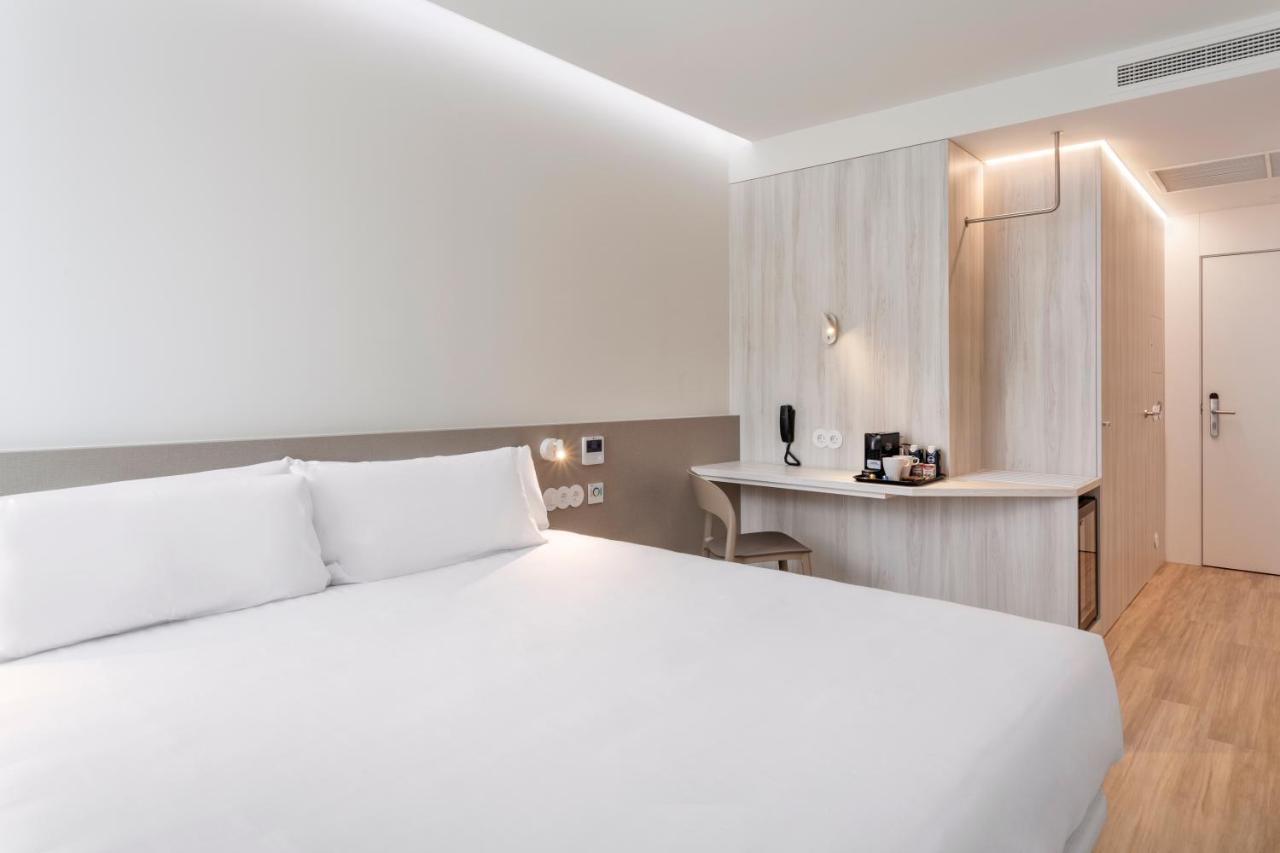 B&B Hotel Санту-Тирсу Экстерьер фото