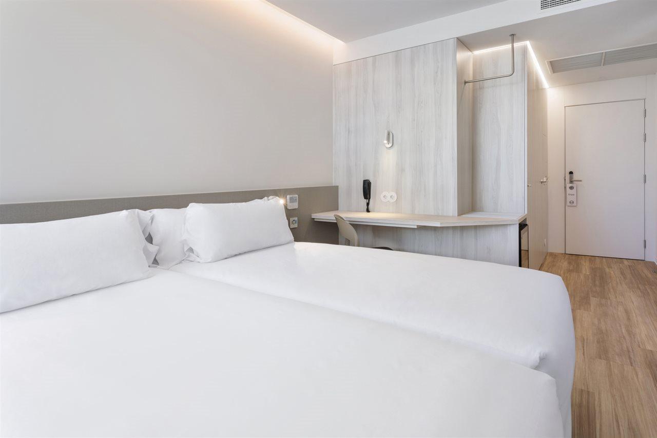 B&B Hotel Санту-Тирсу Экстерьер фото